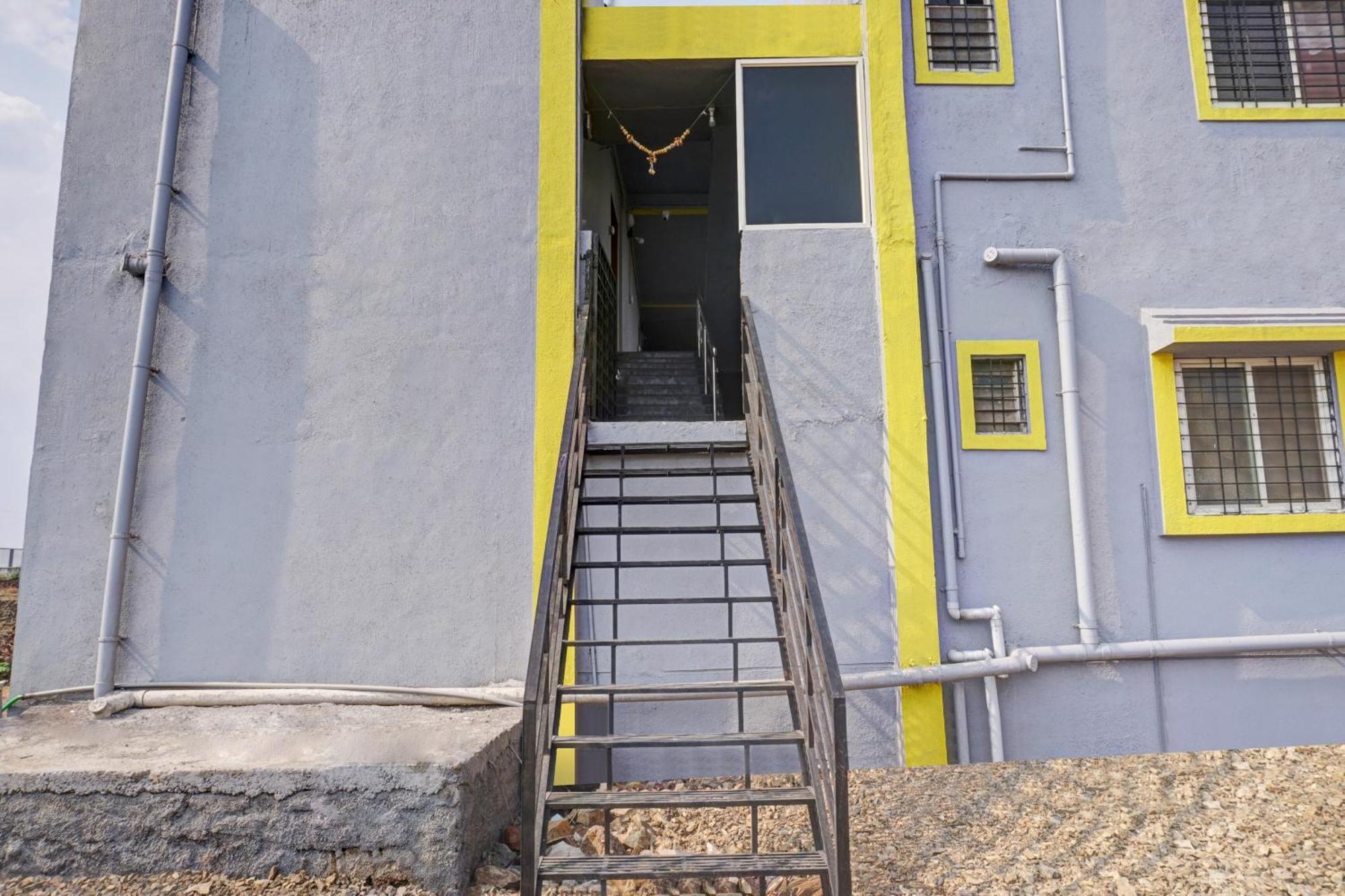Hotel O Sky 7 Lodge Pimpalwandi Ngoại thất bức ảnh