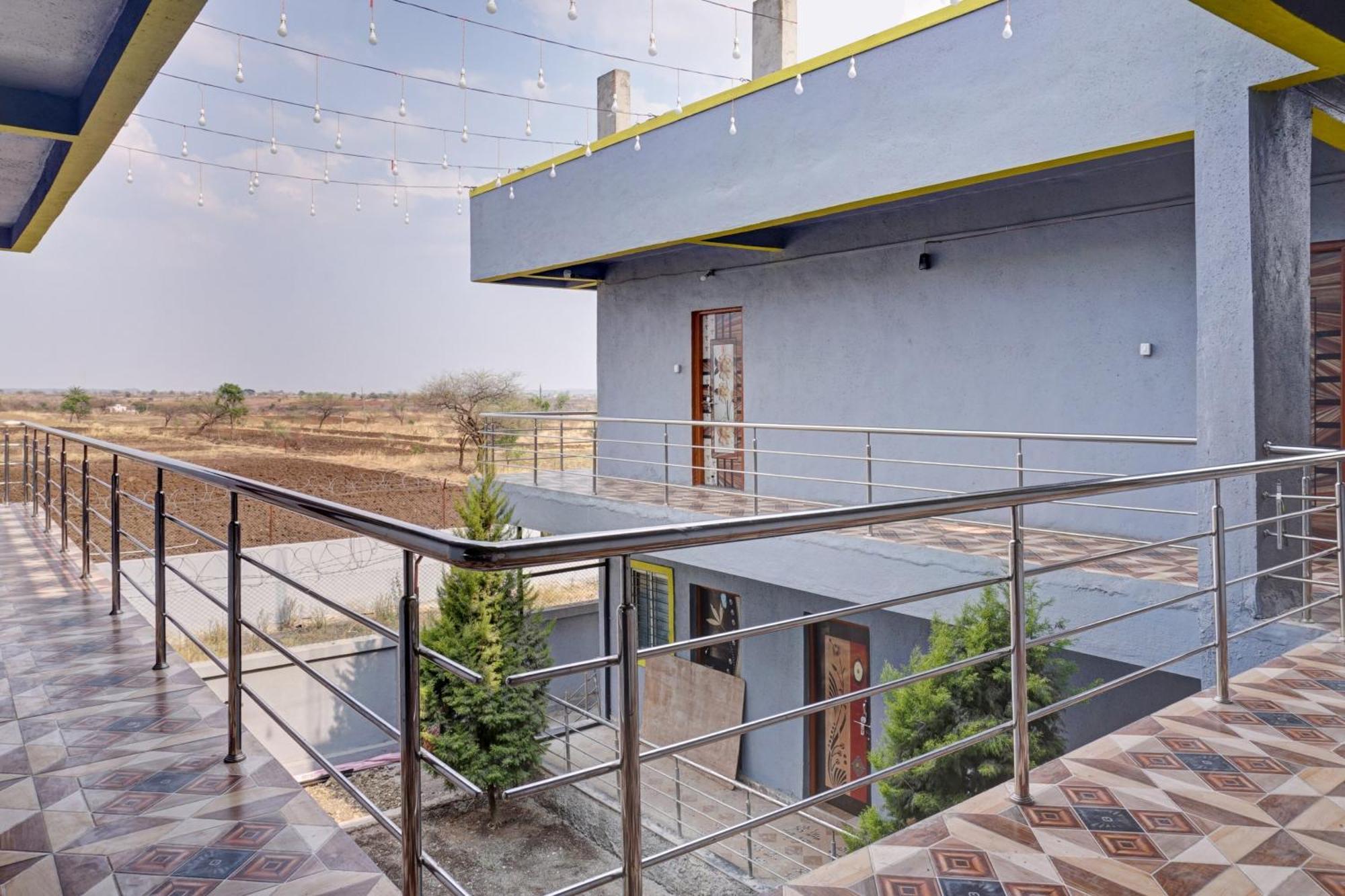 Hotel O Sky 7 Lodge Pimpalwandi Ngoại thất bức ảnh